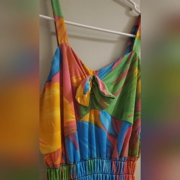 Beautiful Full Color Maxi Sun Dress (Small) - Picture 4 of 6